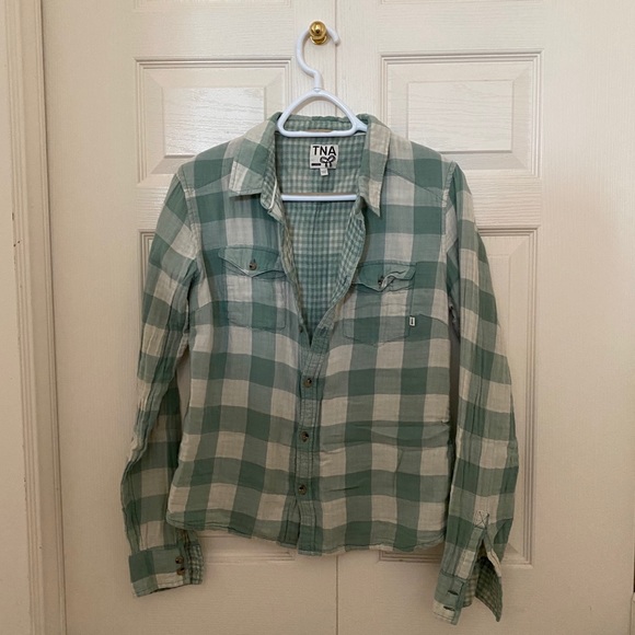 Aritzia TNA Black Plaid Shirt in Size L - Picture 6 of 6